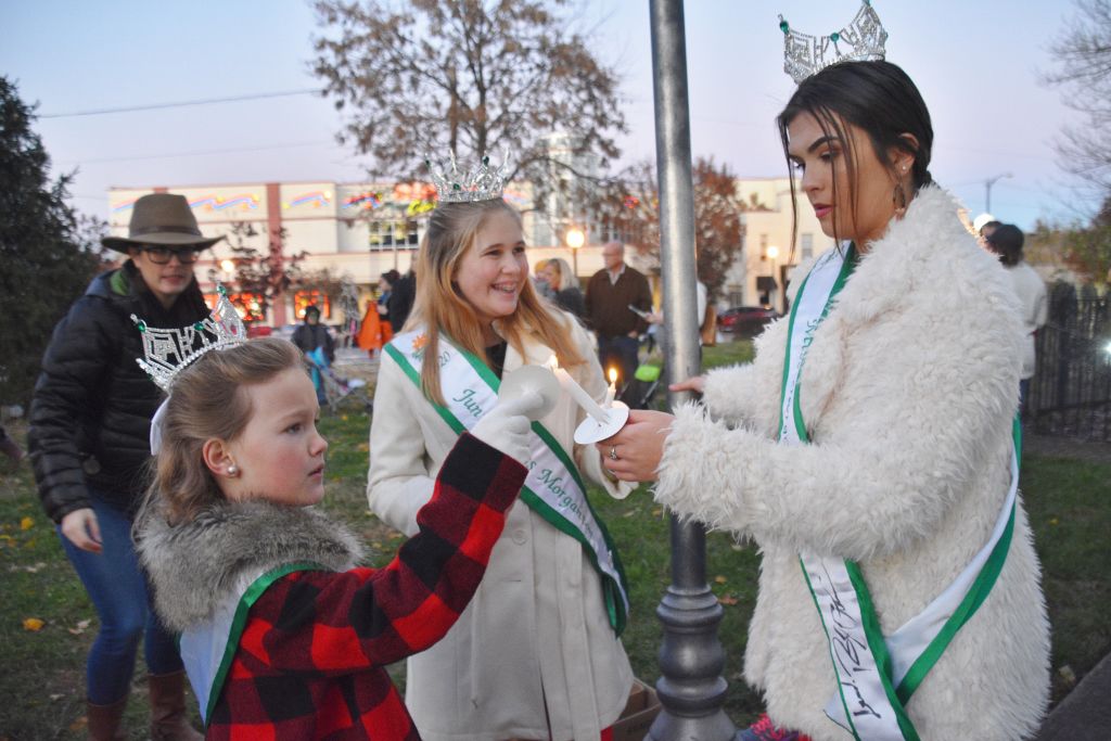 tree lighting 11-2019 251 (1024x683).jpg
